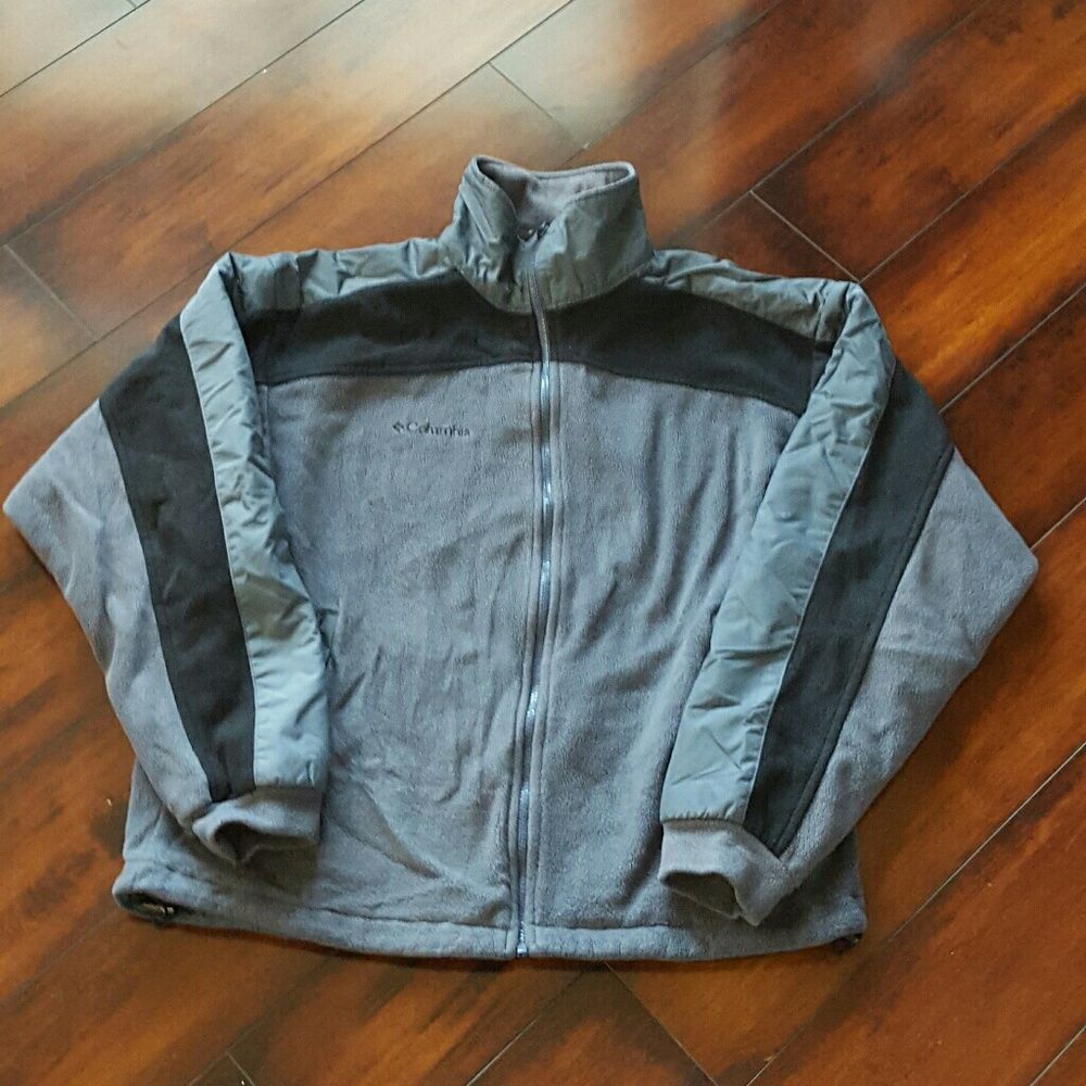 Men's gray Columbia fleece jacket, size medium